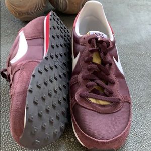 Nike💜 purple/white NEW ❗️Sneakers 🧢👓🏃🏽‍♀️